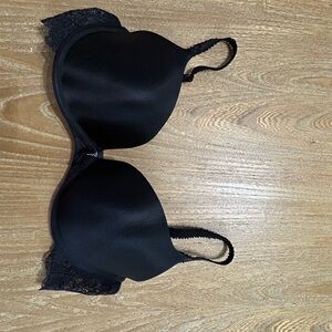 Maidenform Padded Underwire Bra With Lace Detail Size 38C